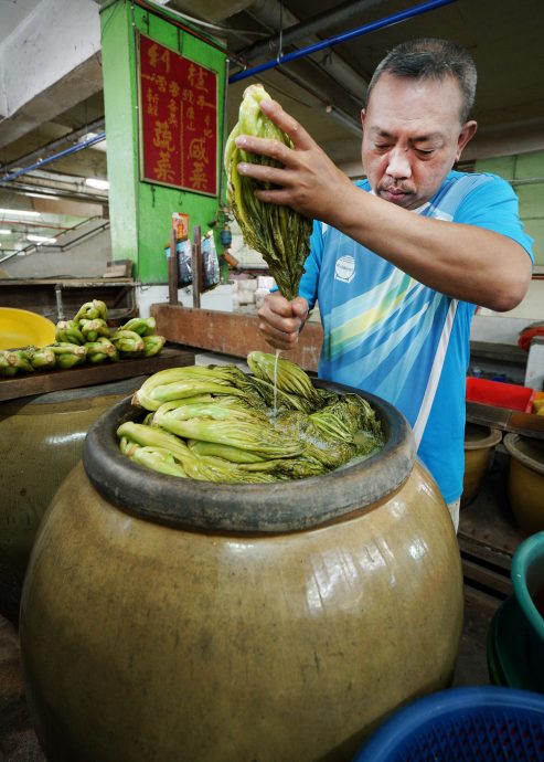 (30/7见报)星角摄/走入怡中央公市 探索传统菜市场文化
