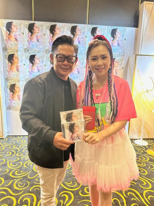 （8.30am）新专辑量“声”打造泰国曲风 黄晓凤笑称差点唱歪嘴