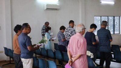 芙蓉一家三口陈尸家中案 | 获赞助身后事全部费用 死者3人在社会温情中火化告别