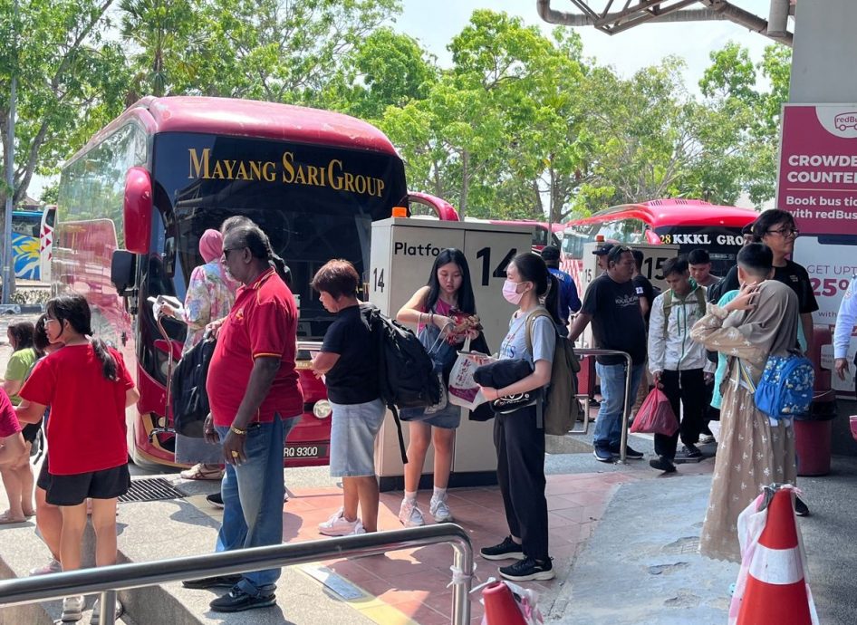 （全国版）巴士乘客需强制系安全带 陆交局总监：仍出现2至3人未系好安全带