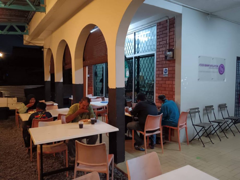 (全国版)缺乏捐助,由马来西亚食物库经营5年的餐厅被迫关闭。