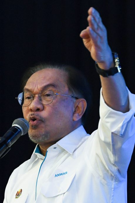 美方暗示不偏袒特定族群可降低关税 安华:大马国家主权不容许被侵犯