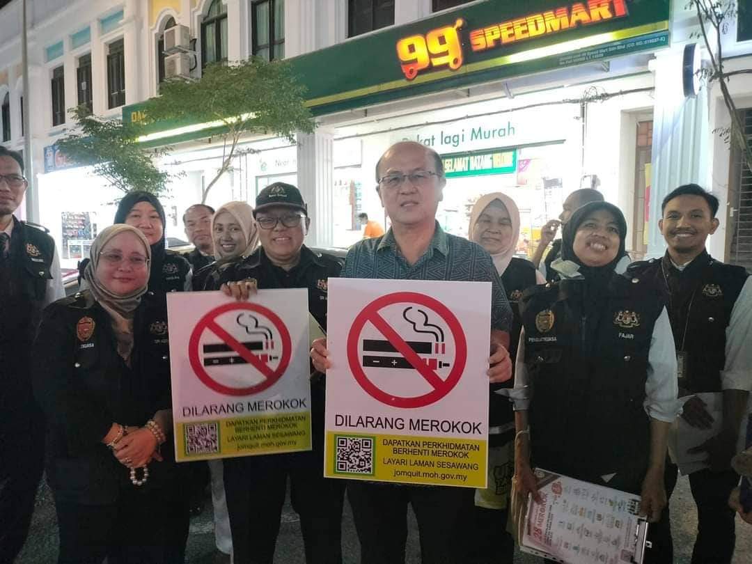 今年首5月，甲222单位未展示符合规格禁烟牌而接获罚单