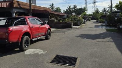 排污系统出问题   厕所阻塞飘臭5个月