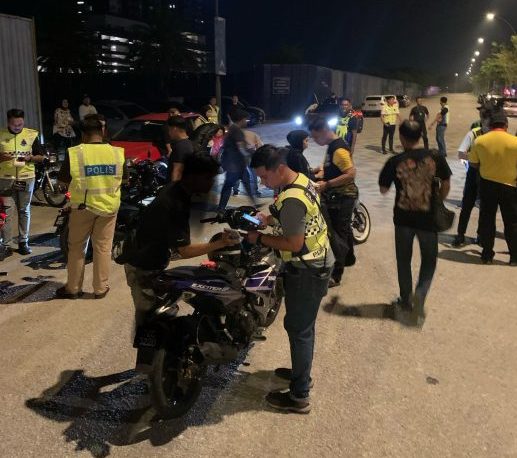 （古城封面副文）甲交警展开取缔行动 发202罚单及充公29辆摩托车