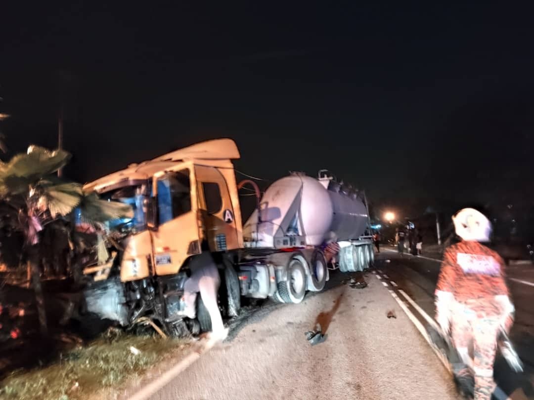 (古城版)军人发生车祸魂断公路