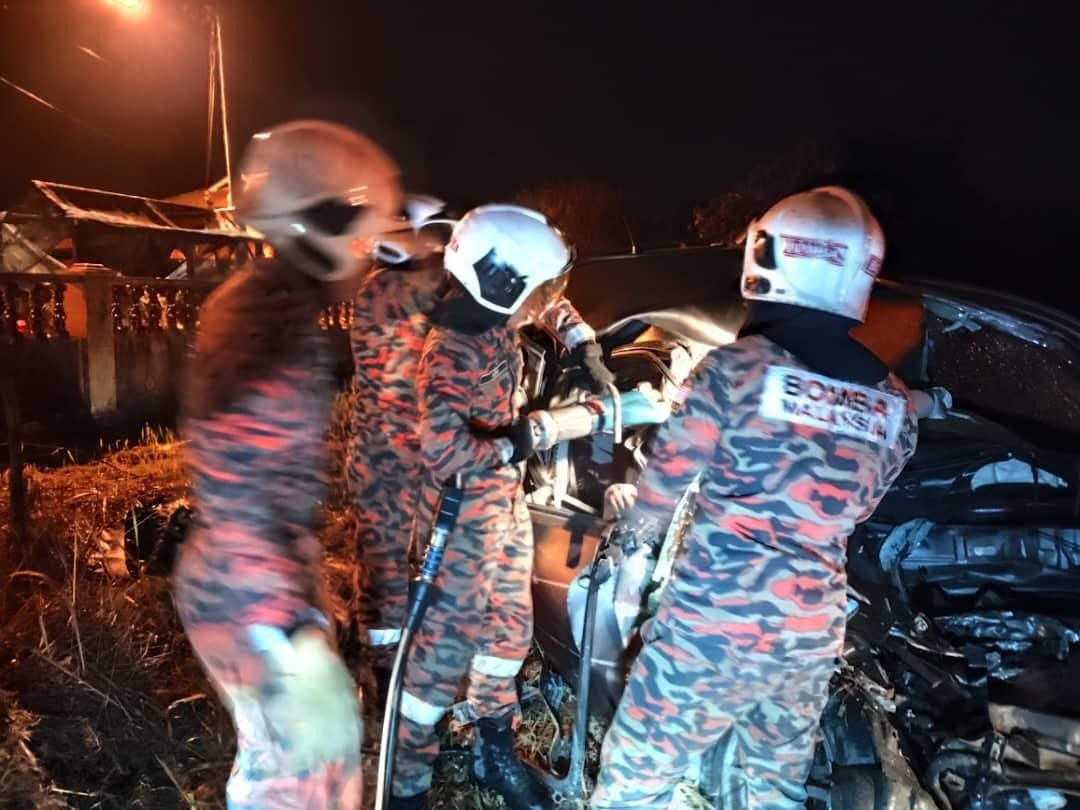 (古城版)军人发生车祸魂断公路