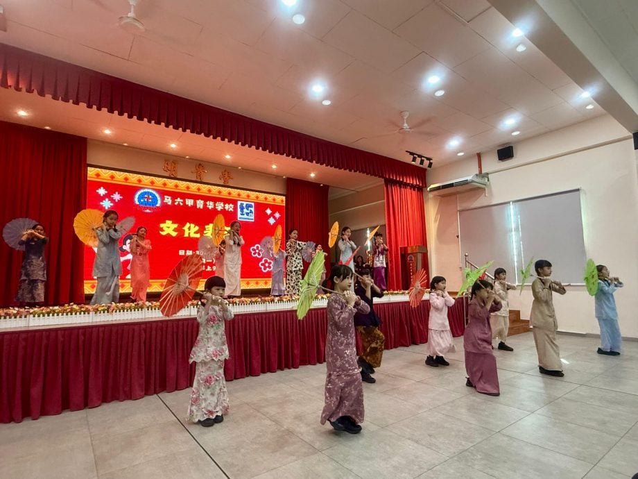 宁波市宁海海亮学校师生访育华学校