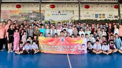 中宁海海亮学校师生   访育华学校交流