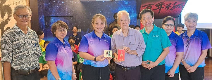 （古城版）爱极乐华小高年级学生参观沈慕羽书法文物馆