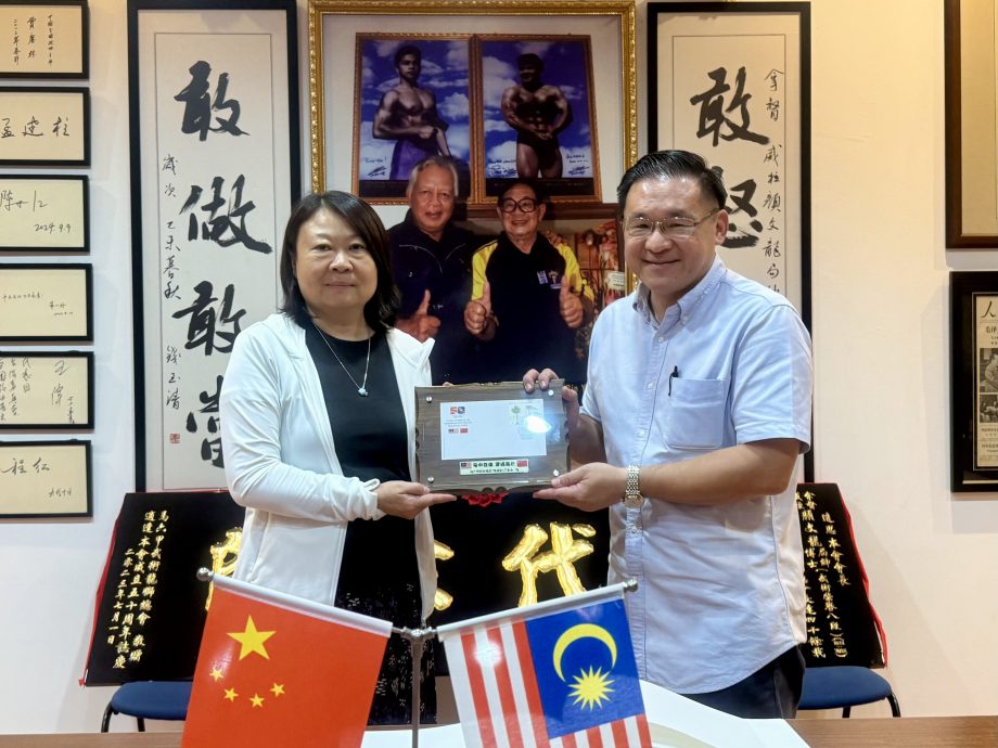 （古城版）颜天禄接见吉隆坡中国文化中心主任韩宁