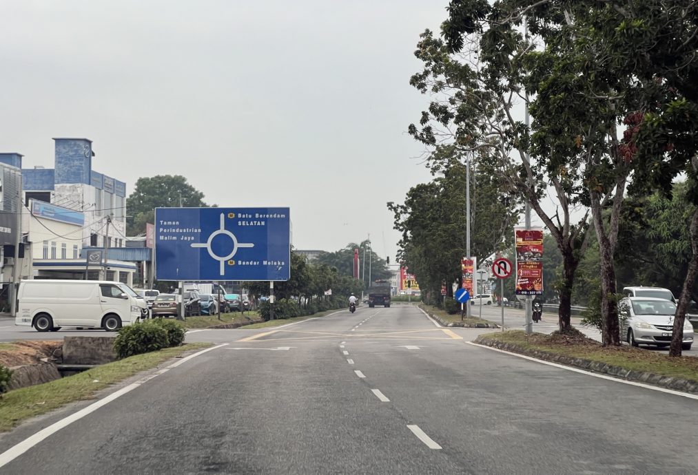 （古城第三版主文）顾客不再因堵车却步·玛琳商家挺取消红绿灯