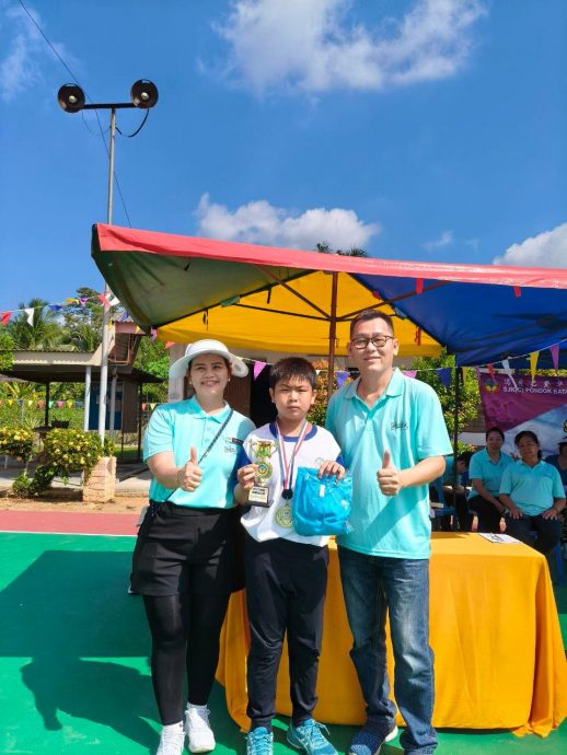 (古城第六版主文)“火炬传承仪式”为冯鹿巴登华小华小运动会掀开序幕