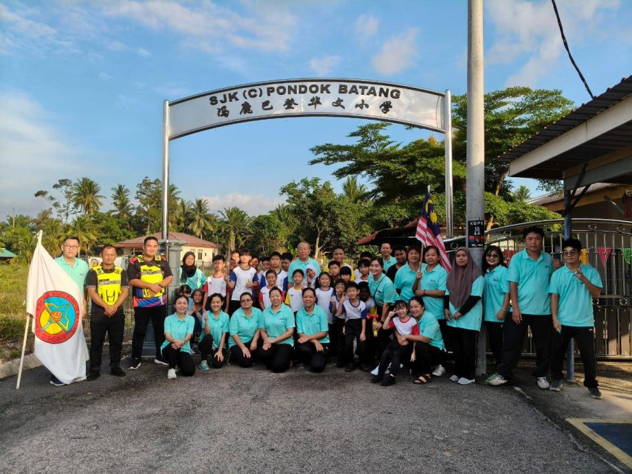 (古城第六版主文)“火炬传承仪式”为冯鹿巴登华小华小运动会掀开序幕