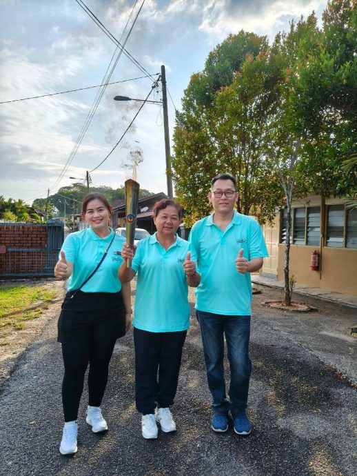 (古城第六版主文)“火炬传承仪式”为冯鹿巴登华小华小运动会掀开序幕