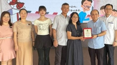 育英叶贞玲老师荣休 师生温馨欢送