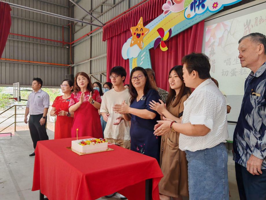 (古城第四版副文)招茂小学李来金老师荣休