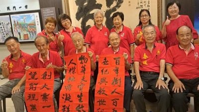 春暖人间贴春活动开始准备   春节前书写6000春联