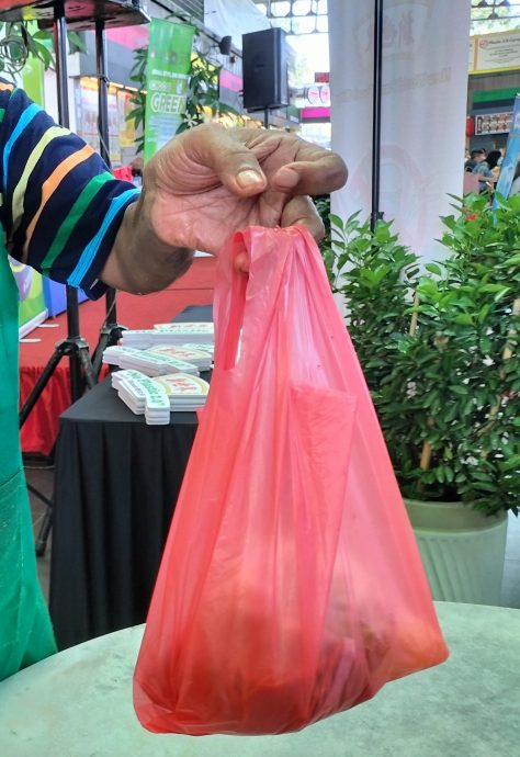 (大北马) 新世界美食城推无塑料运动 自带容器打包有好康