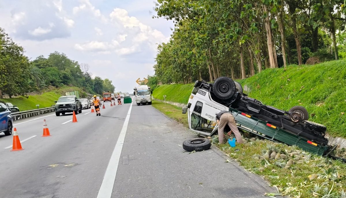 （大北马）2罗里车祸 跟车员受困被救出