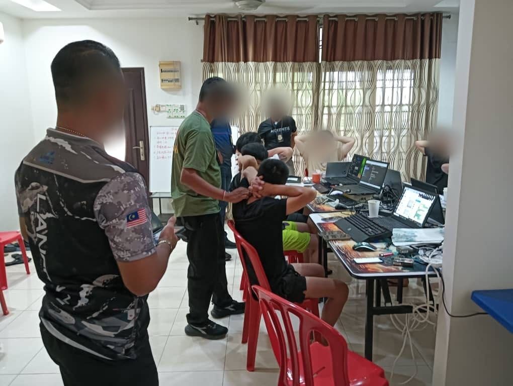 （大北马）7中国人在住家搞网络赌博被捕，2大马人包庇也落网