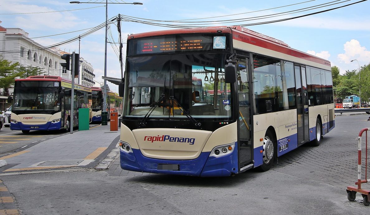 团结周庆典 快捷通7巴士载送民众