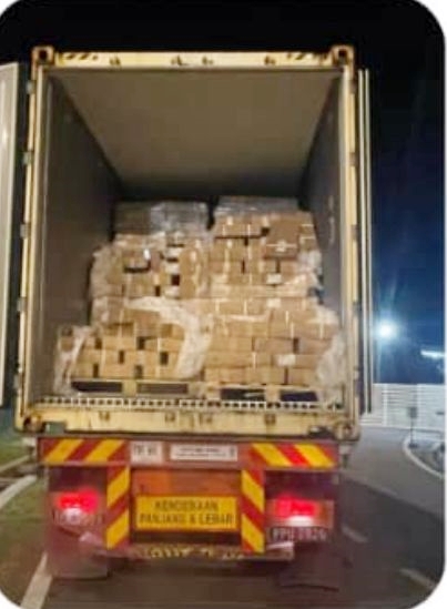 (大北马)巴东勿刹冷冻鸡脚走私活动仍活跃,PGA边境无人区发现搬运转车运送