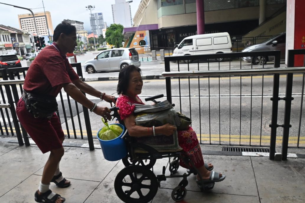 （大北马）报贩黄有福养母逝世