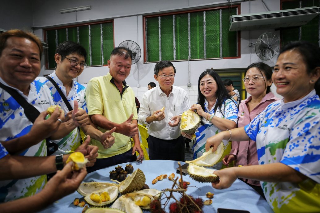 （大北马）曹观友也是榴梿老饕　爱吃“黑刺”及“红虾”