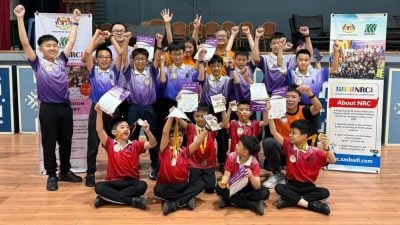 机械人州级赛夺双冠　槟华小学晋级全国赛