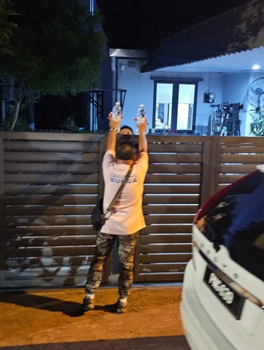  （大北马）水池路修水管突发断水 居民措手不及 排队等水