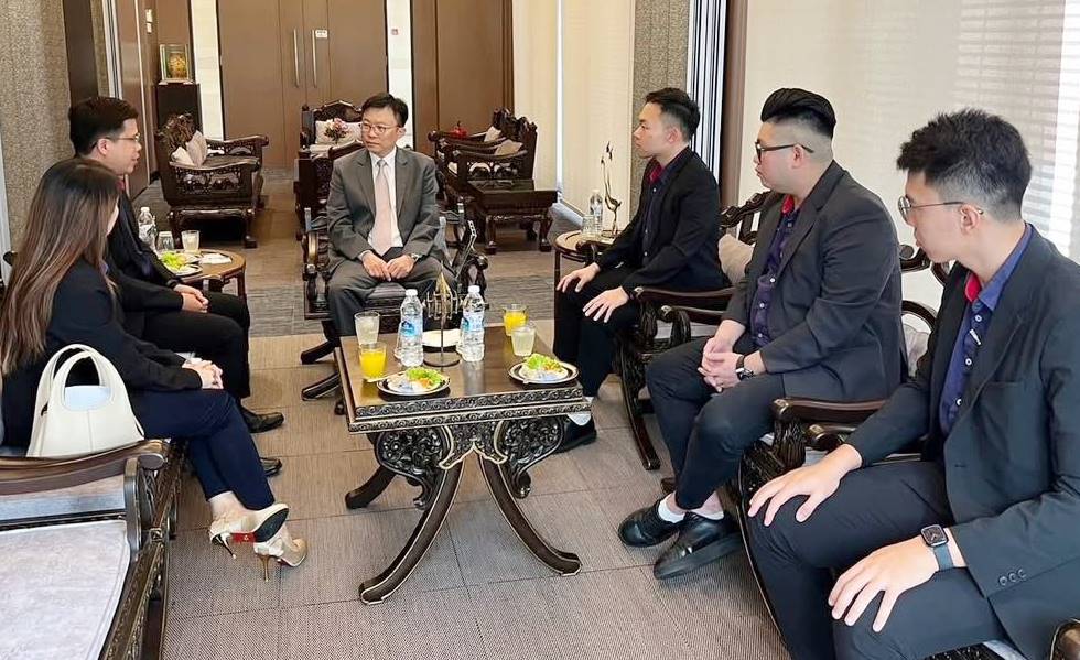 (大北马)玻中总拜会泰驻槟总领事,探讨双方跨境贸易学术旅游合作