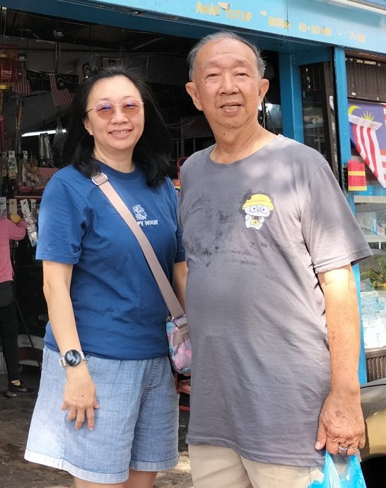 （大北马）瑞发百货市场结业在即 顾客赶来购物道别