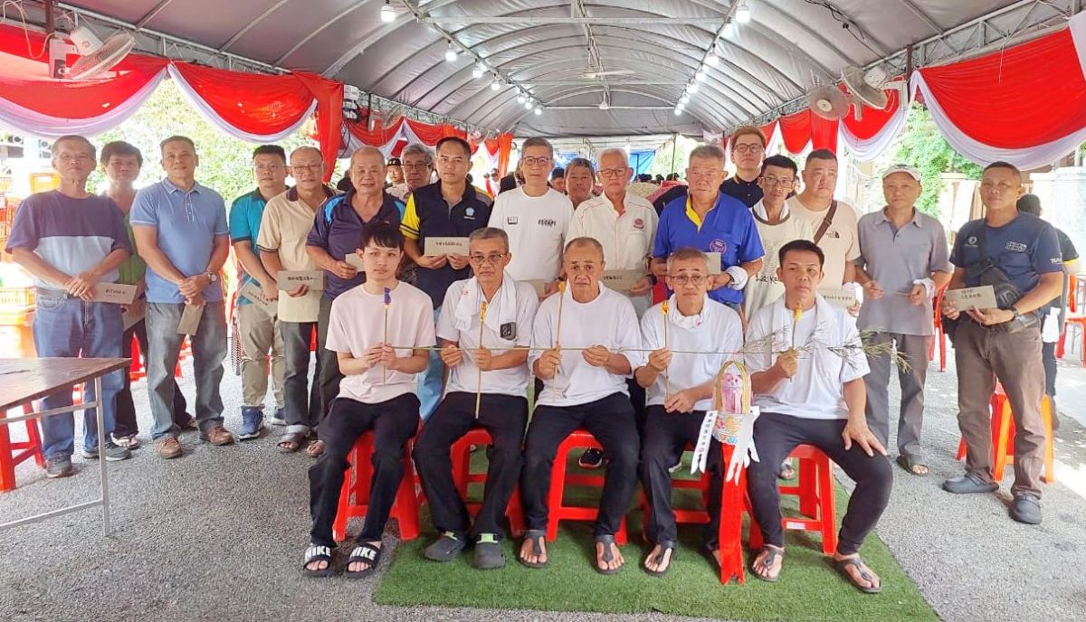 (大北马)百岁老人林赐金逝世举殡 内外孙及曾孙❝拔龙须❞送行