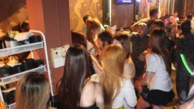 咖啡馆暗藏女公关 18外籍女郎被扣
