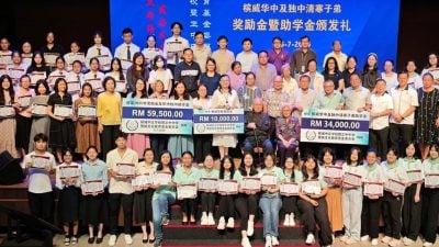 缺乏华文科及华裔教师   吴文宝：师资成华教之忧