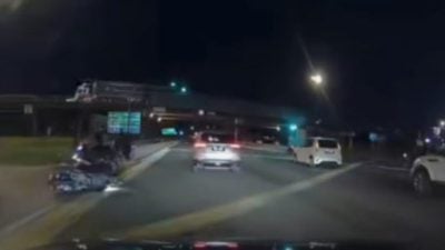罗里疑闯红灯致死骑士   警方：司机已被扣查