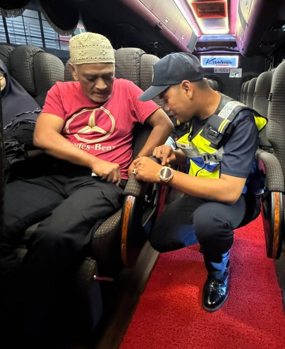 （大北马）行程中没系安全带，一巴长司机被开出300令吉罚单。