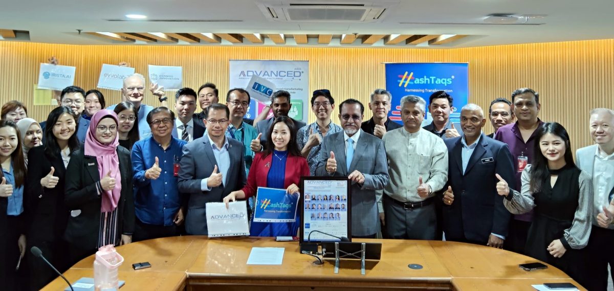 （大北马）设机械臂教育学生 圆顶科学馆KUKA签备忘录