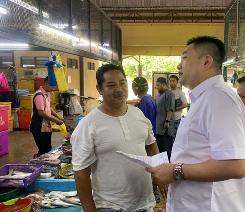 (大北马)金丝园批发巴刹摊贩在摊位加装铁架、起墙体接市会违建通知书,黄佳祯:会关注发展并与市会协调