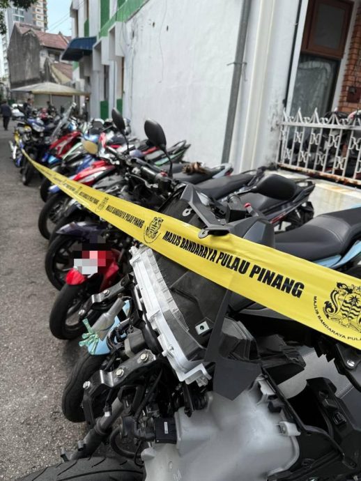 （大北马）霸占后巷非法停放待修摩托，19摩托遭市政厅充公