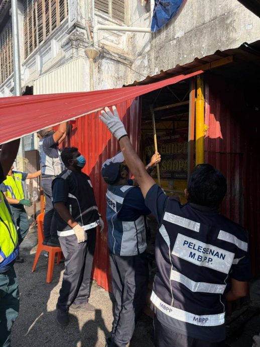 （大北马）非法店面设行人道 市政厅拆除