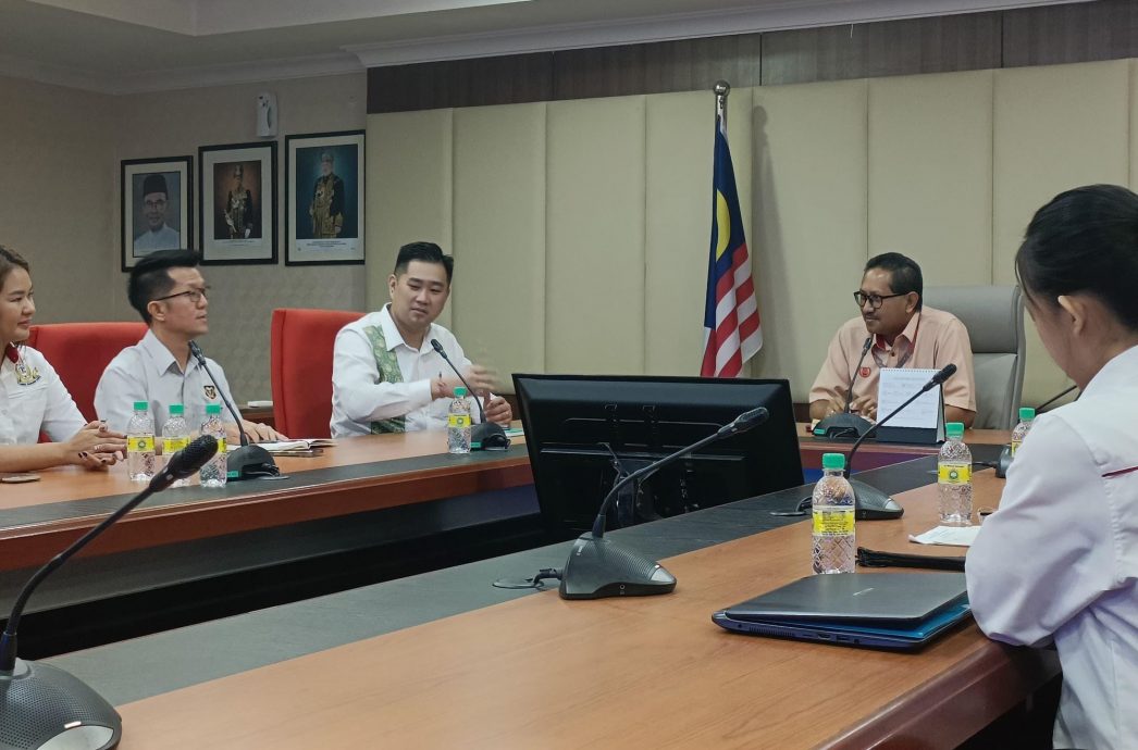 （大北马）黄佳祯陪同吉南华体会会见居林市议会主席，商讨门牌税负担问题