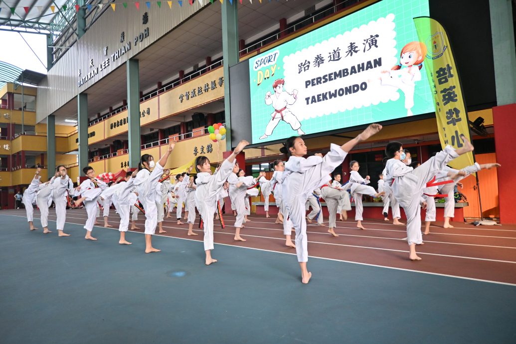 （大都会）培英华小运动会  没草场依然精彩
