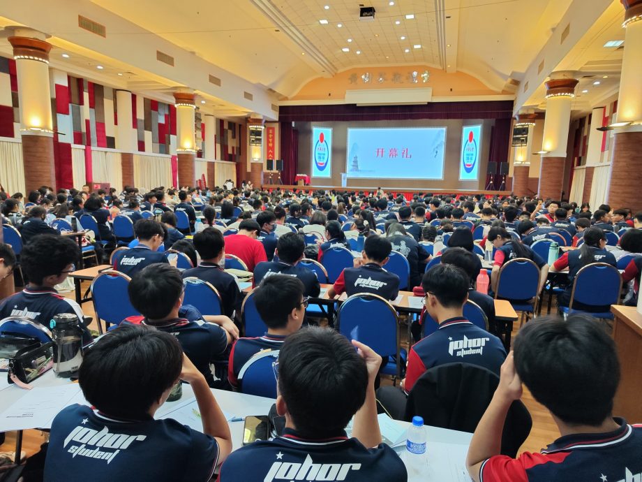 赴SPM华文科讲座 422名学生全力冲刺