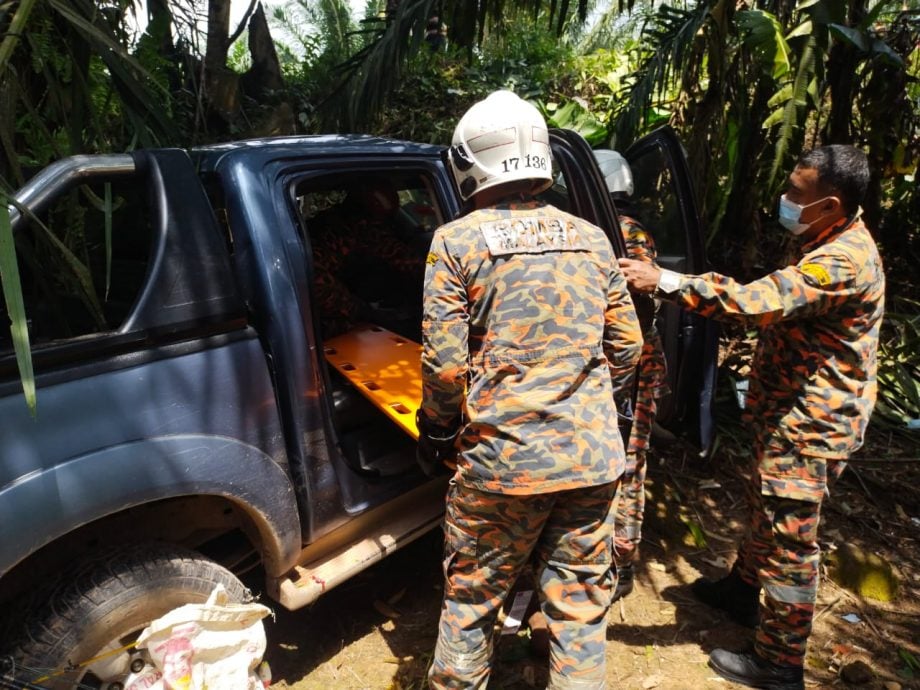 （已签发）柔：四驱车疑失控打滑   飞坠油棕园酿1死1伤