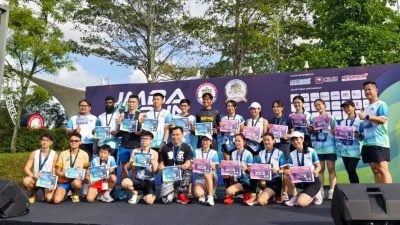 柔华人建筑商公会办慈善义跑   筹11万捐5团体学校