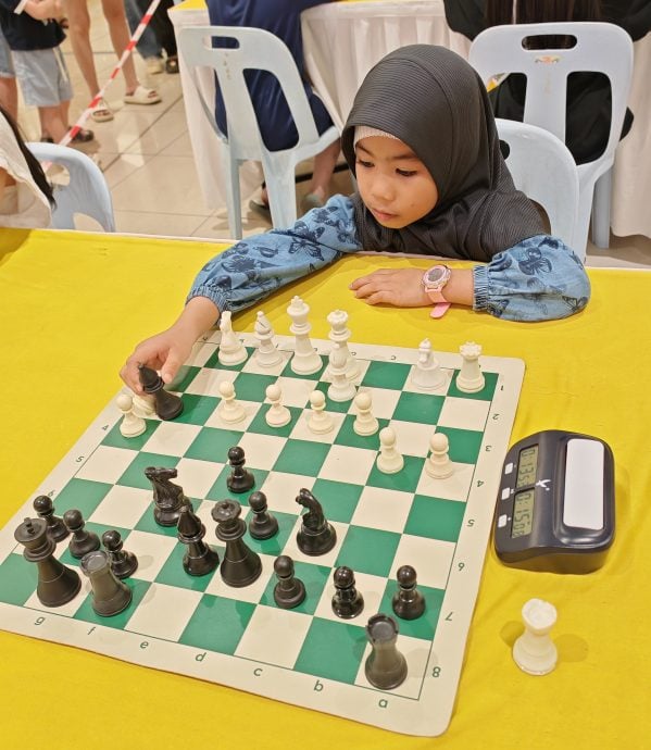 柔国际象棋锦标赛 80名各族棋手参赛