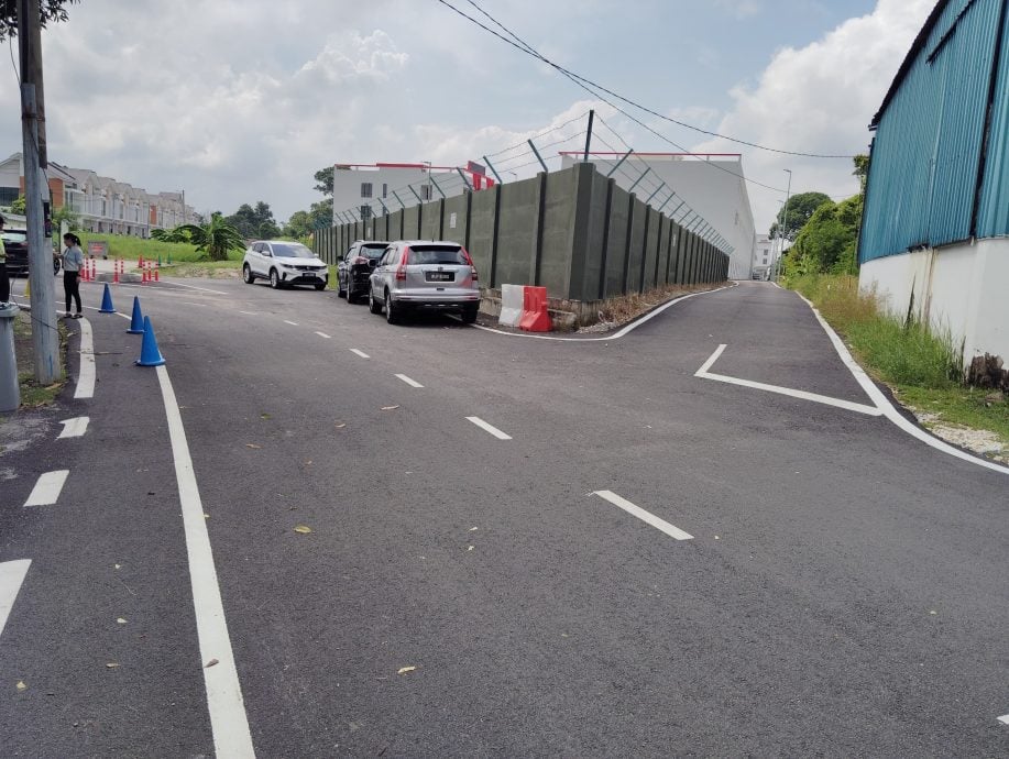 圣安德烈国中路口险象环生 拟增建路墩缓解隐患