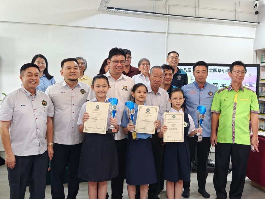 张嘉萱夺全柔华小华语讲故事赛冠军 三甲将代表柔州出征全国赛